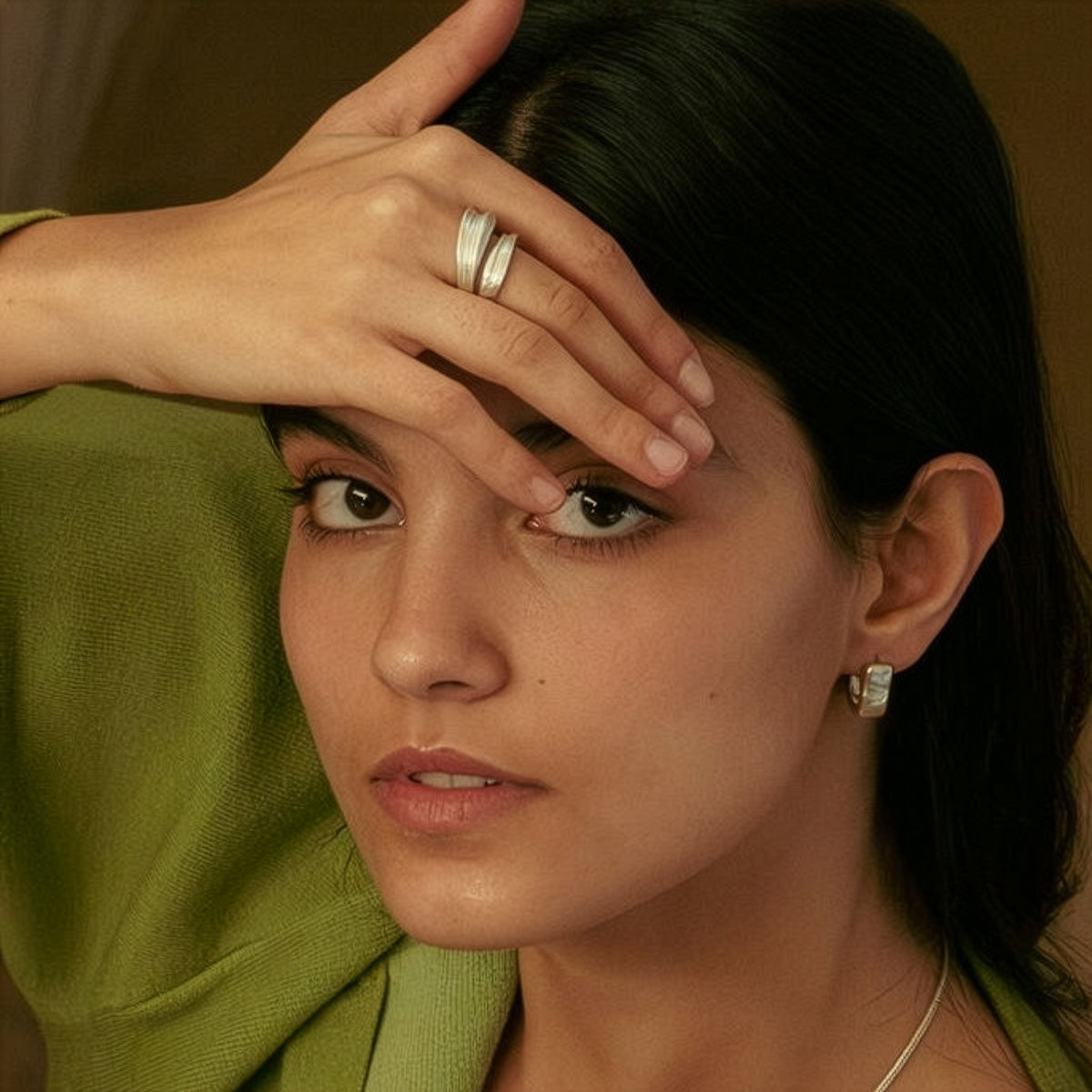Vivi ring in sterling silver — handmade jewelry by BARSHA STUDIO